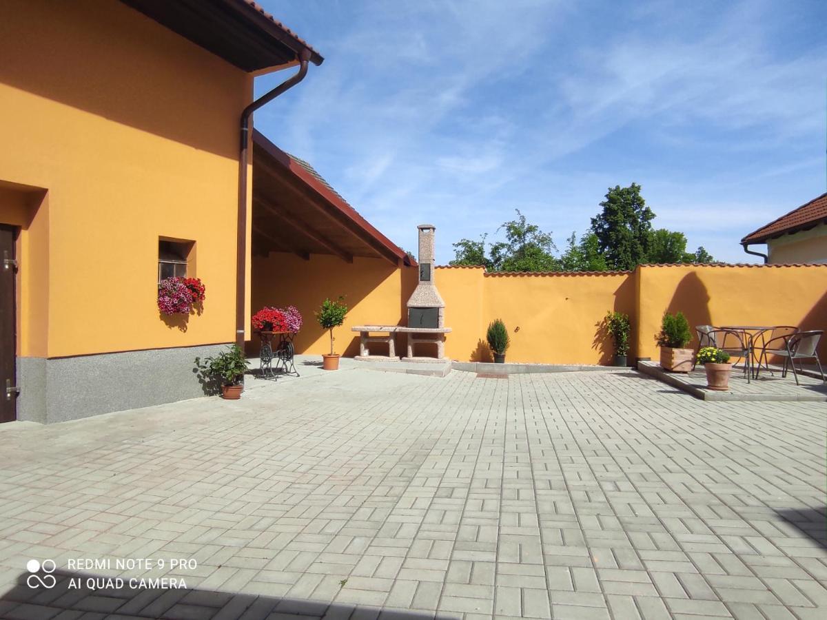 Ubytovani Jerabek Lasenice Exterior photo